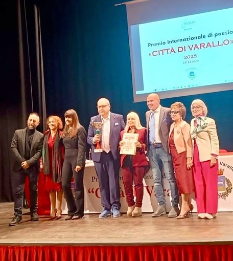 XIII edizione del Premio di Poesia “Città di Varallo” 2025, il poeta biellese Stecchi in giuria. Chi sono i premiati