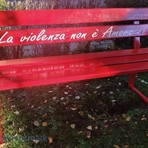 A Sordevolo verrà inaugurata una panchina rossa (foto di repertorio) A Sordevolo verrà inaugurata una panchina rossa (foto di repertorio)