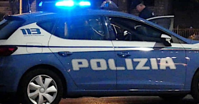 Biella, controlli della Polizia in centro: arrestato un uomo (foto di repertorio) Biella, controlli della Polizia in centro: arrestato un uomo (foto di repertorio)