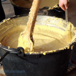 Rosazza, conto alla rovescia per la distribuzione della polenta concia della Pro Loco (foto di repertorio)