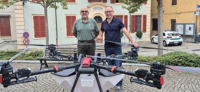 Primo test al Lago di Viverone, in campo il drone per la lotta contro le zanzare Primo test al Lago di Viverone, in campo il drone per la lotta contro le zanzare