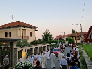 A Vigliano la processione mariana A Vigliano la processione mariana