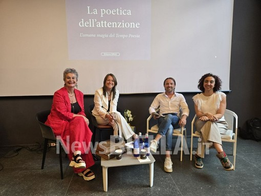 La poetica dell'attenzione di Carla Fiorio, a Biella la prima presentazione è un successo (foto di Giacomo Chiarini per newsbiella.it)
