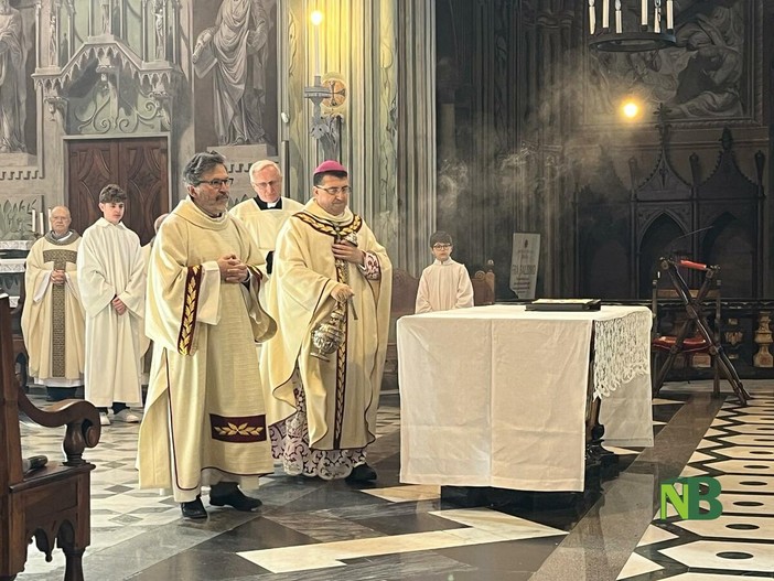Biella, in Duomo le celebrazioni pasquali: “La speranza nasce anche nelle ferite” - Servizio di Massimo Giacobbe Biella, in Duomo le celebrazioni pasquali: “La speranza nasce anche nelle ferite” - Servizio di Massimo Giacobbe