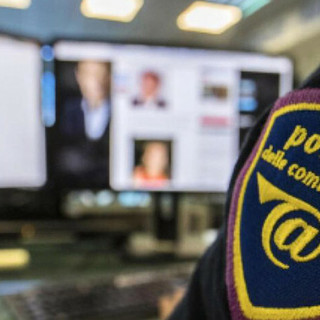 Dal Nord Ovest - "Spogliava" le foto con l'intelligenza artificiale e le pubblicava online (foto di repertorio)