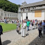 Fede e tradizione, la Valle Strona e Casapinta rinnovano il pellegrinaggio a Oropa (foto Claudio Nicola) Fede e tradizione, la Valle Strona e Casapinta rinnovano il pellegrinaggio a Oropa (foto Claudio Nicola)