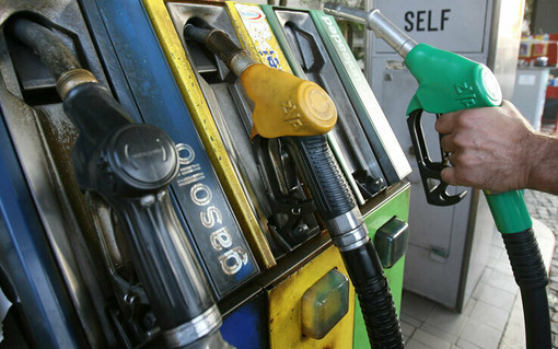 Carburanti, Mimit: prezzo medio self benzina a 1,942 euro al litro. Il gasolio a 2,107 euro al litro Carburanti, Mimit: prezzo medio self benzina a 1,942 euro al litro. Il gasolio a 2,107 euro al litro