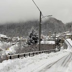 Un manto bianco sull’alta Valle Cervo, lo scatto di Piedicavallo sotto la neve