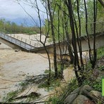 In foto il ponte del Gilino crollato in seguito agli eventi meteorologici estremi di aprile 2025