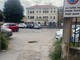 Biella, si allargano le buche nel parcheggio di via Arnulfo