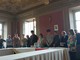 A Pralungo consegna della Costituzione a due 18enni (foto dalla pagina Facebook di Pralungo in Comune) A Pralungo consegna della Costituzione a due 18enni (foto dalla pagina Facebook di Pralungo in Comune)