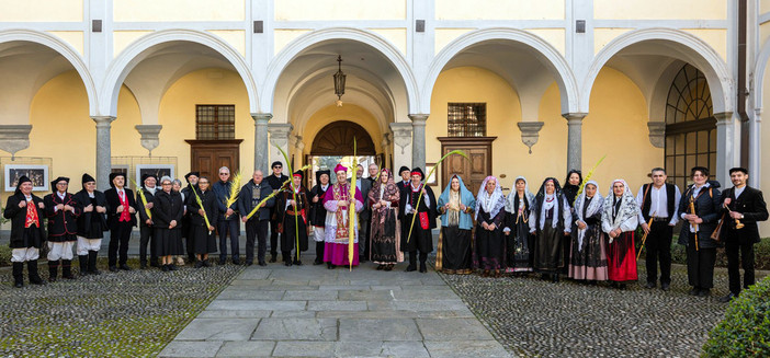 Biella, la tradizione sarda prende forma negli intrecci di palma Biella, la tradizione sarda prende forma negli intrecci di palma