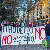 Anche a Biella in tanti al presidio contro il DDL Bongiorno (servizio di Riccardo Tosi per newsbiella.it)