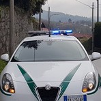 Biella, via Santuario di Oropa: automobilista si allontana dopo lo scontro, foto archivio Biella, via Santuario di Oropa: automobilista si allontana dopo lo scontro, foto archivio