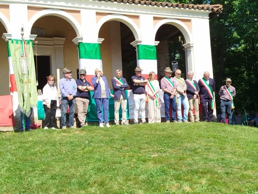 Pollone celebra i 90 anni degli Alpini, corteo e festa di comunità tra memoria e tradizione FOTO Pollone celebra i 90 anni degli Alpini, corteo e festa di comunità tra memoria e tradizione FOTO