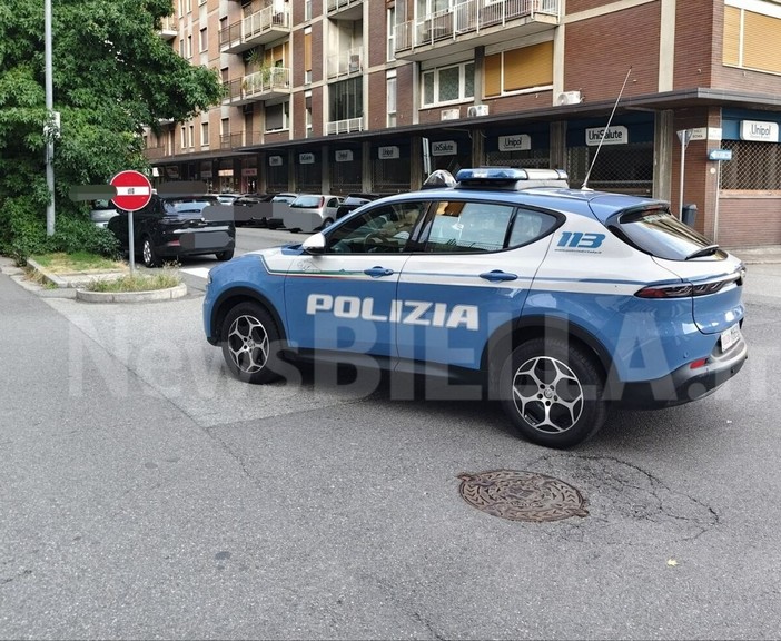 Scontro auto-moto a Biella, un uomo in codice giallo al Pronto Soccorso (foto in esclusiva per Newsbiella.it) Scontro auto-moto a Biella, un uomo in codice giallo al Pronto Soccorso (foto in esclusiva per Newsbiella.it)