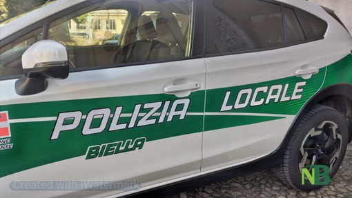 Biella, scontro tra due auto in via Trento, nessun ferito