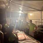 Pianta a terra manda in blackout Portula ma la festa d’estate prosegue grazie all’impegno della Pro Loco (foto dalla pagina Facebook di Pro Loco Portula) Pianta a terra manda in blackout Portula ma la festa d’estate prosegue grazie all’impegno della Pro Loco (foto dalla pagina Facebook di Pro Loco Portula)