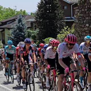 Calorosa accoglienza a Mongrando per il passaggio del Giro FOTO