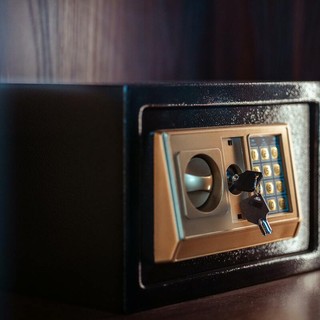 Occhieppo Inferiore, guardia giurata si infortuna durante il recupero valori da un supermercato Occhieppo Inferiore, guardia giurata si infortuna durante il recupero valori da un supermercato