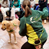 Biella, studenti del Bona a lezione di Pet Therapy con una “prof” davvero speciale