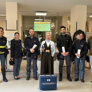 Biella, le "scene da film" diventano realtà: a scuola con la Polizia