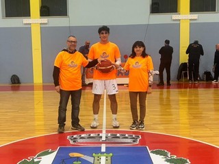 Prima partita di basket nella nuova palestra di Ponderano Prima partita di basket nella nuova palestra di Ponderano