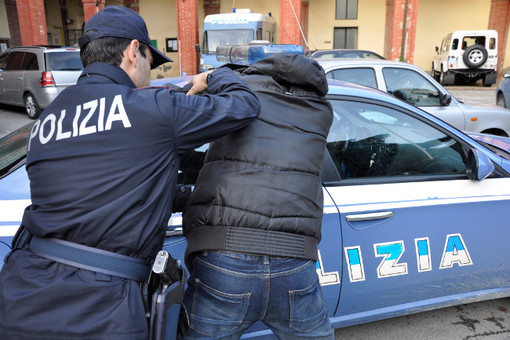 Dal Nord Ovest - Ricercato in tutto il mondo per un furto da 60mila euro, arrestato (foto di repertorio) Dal Nord Ovest - Ricercato in tutto il mondo per un furto da 60mila euro, arrestato (foto di repertorio)