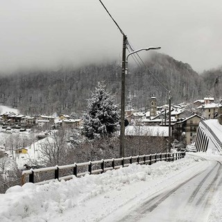 Un manto bianco sull’alta Valle Cervo, lo scatto di Piedicavallo sotto la neve