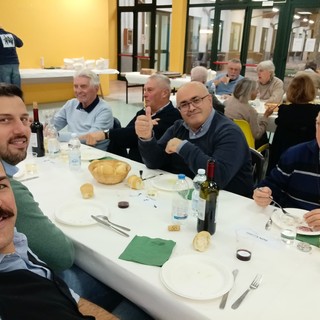 Clima di festa e canti per la Paella degli Alpini di Andorno e Miagliano FOTO