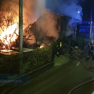 Quaregna Cerreto: Garage in fiamme, paura in via San Martino - foto e video Mauro Benedetti