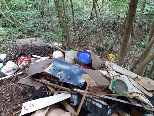 Rifiuti abbandonati a Mongrando