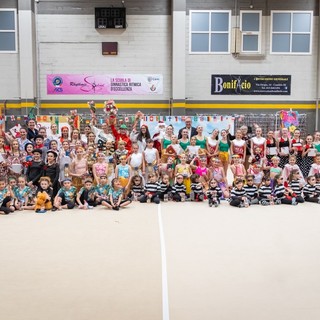 Festa di Natale Rhythmic School: grande spettacolo al Palasport di Candelo