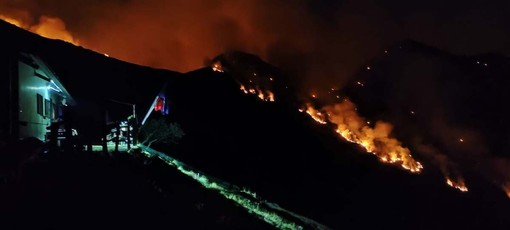 Incendio in Valsessera: evacuato il rifugio Monte Barone - Foto Rifugio Monte Barone
