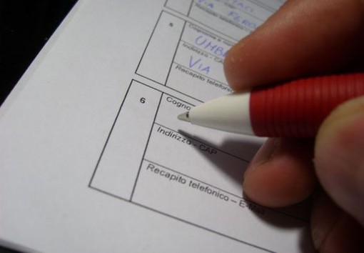 FdI, una raccolta firme per &quot;Vietare il velo integrale nei luoghi pubblici e contrastare l’integralismo&quot;