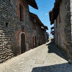 Candelo, al Ricetto la mostra sull'emigrazione arricchita da una sezione dedicata al borgo