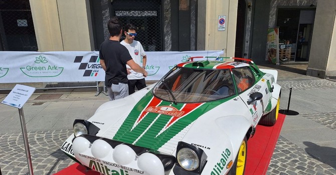 Il fascino intramontabile delle Lancia Stratos conquista Biella: lo spettacolo del Lana Revival tra Piazza Vittorio Veneto e Via Lamarmora - FOTO E VIDEO Nicola Rasolo per newsbiella.it