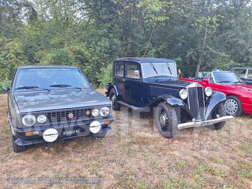 Auto e moto d'epoca protagoniste a Sala Biellese: oltre 70 equipaggi in viaggio tra le strade della Valle Elvo (servizio di Nicola Rasolo per newsbiella.it)