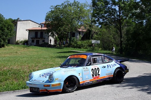 Musti-Zanet su Porsche Carrera RS in azione al 27° Alpi Orientali Rally Historic.