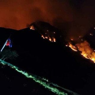Incendio in Valsessera: evacuato il rifugio Monte Barone - Foto Rifugio Monte Barone