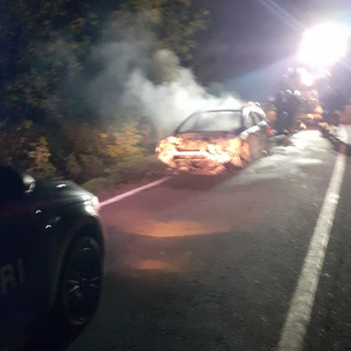 Auto prende fuoco sulla Provinciale 338 a Zubiena, foto archivio