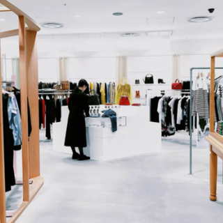 Radio in store per i negozi e marketing sensoriale: come la musica guida le vendite