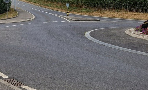 Sandigliano cerca uno sponsor per la manutenzione della rotatoria di via Gramsci