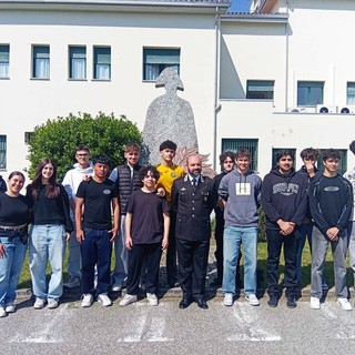 Biella, la classe 4 B Mecc dell’Itis in visita al Comando provinciale dei Carabinieri