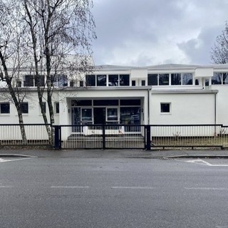 Biella, il Comune sulla Scuola Media Marconi: “Verifiche sui serramenti già avviate, nessuna situazione di emergenza”