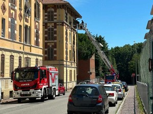 Biella, anziana soccorsa in casa dopo una caduta: sul posto i Vigili del Fuoco con l’autoscala