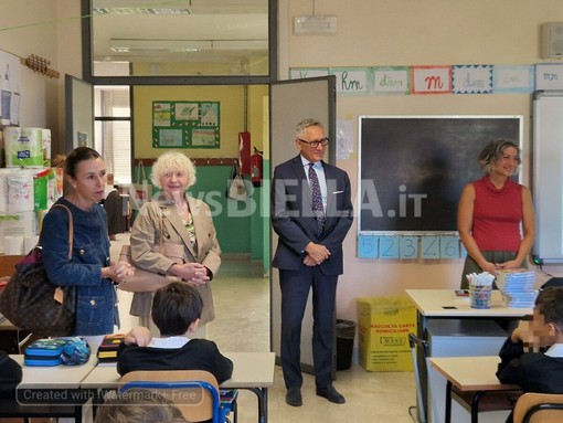 Biella, primo giorno di scuola, il sindaco Olivero e l'assessore Caldesi: “Buon lavoro a chi insegna, buon cammino a chi impara”
