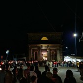Vigliano, grande partecipazione alla fiaccolata di San Michele Vigliano, grande partecipazione alla fiaccolata di San Michele