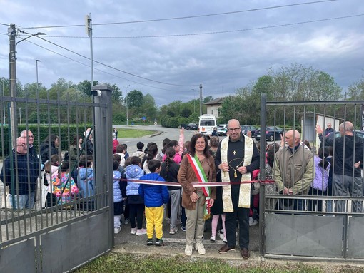 Salussola, inaugurato il nuovo parco giochi in via Mafferia: protagonisti i bambini
