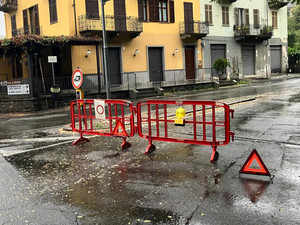 Biella, cede il manto stradale: chiuso l’accesso a via Santuario d’Oropa Biella, cede il manto stradale: chiuso l’accesso a via Santuario d’Oropa